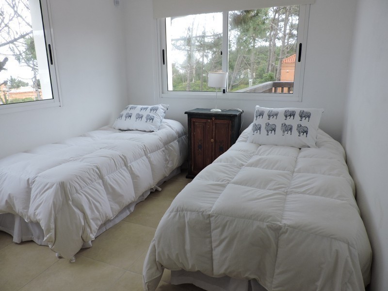 Casa de cinco dormitorios en alquiler en Montoya
